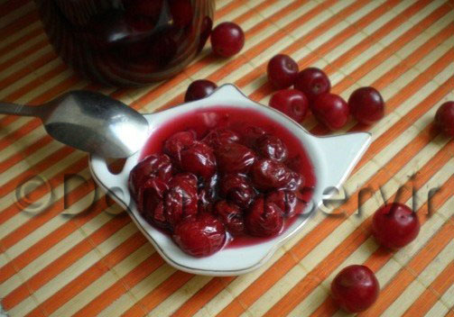 Natural cherry_in_juice