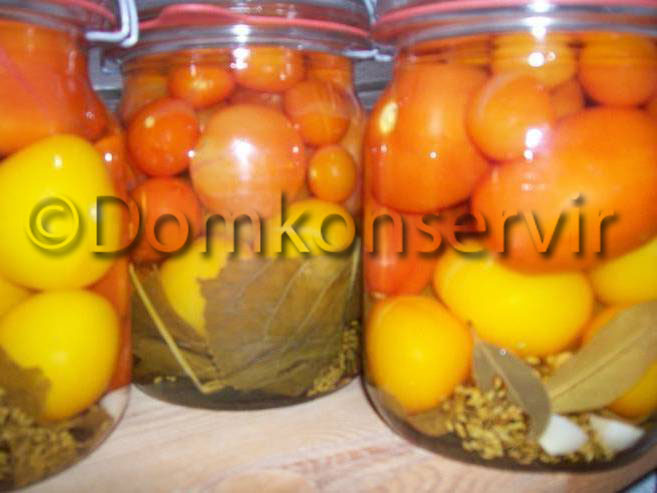 pickled tomatoes